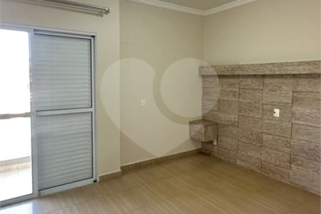 Indaiatuba- Villagio de Itaici- Venda - terreno 150,00 ms - construida 144, 15 ms - 3 dorms, 1 suite, sala, cozinha, wc - R$ 999.900,00 -Área de lazer conta com: Salão de festas - Piscina - Clube - Playground - Academia completamento bancário. Imóvel locado em setembro 2024, venda para investidor,
