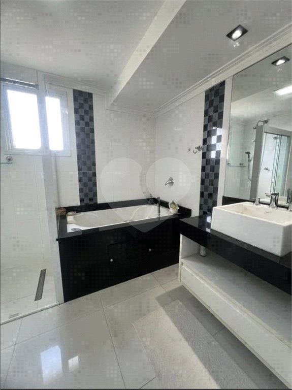 APARTAMENTO NA MOOCA LUXO - PORTEIRA FECHADA - 3 QUARTOS - 4 VAGAS ACEITA PERMUTA