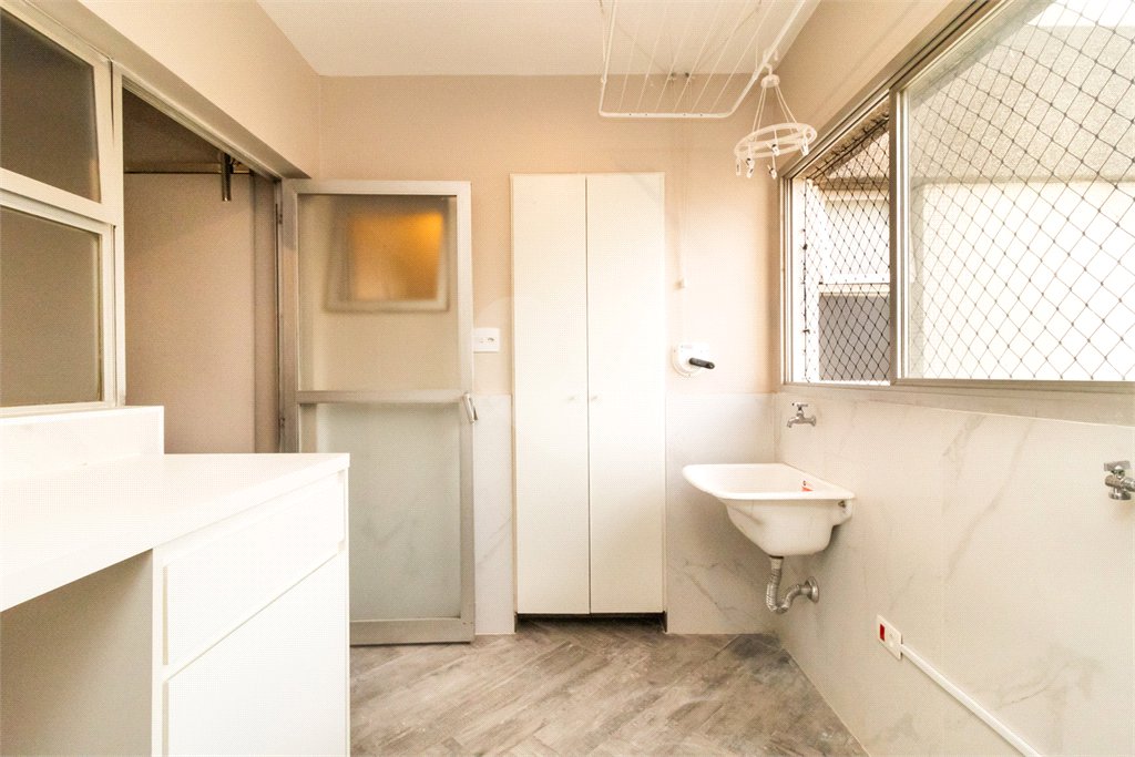 Apartamento à venda com 3 quartos, sendo 1 suíte,  em Indianópolis, São Paulo, SP