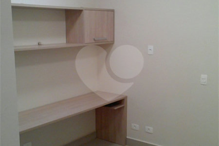 Casa à venda com 3 quartos, sendo 1 suíte, no condomínio Lago da Serra, Araçoiaba da Serra - SP