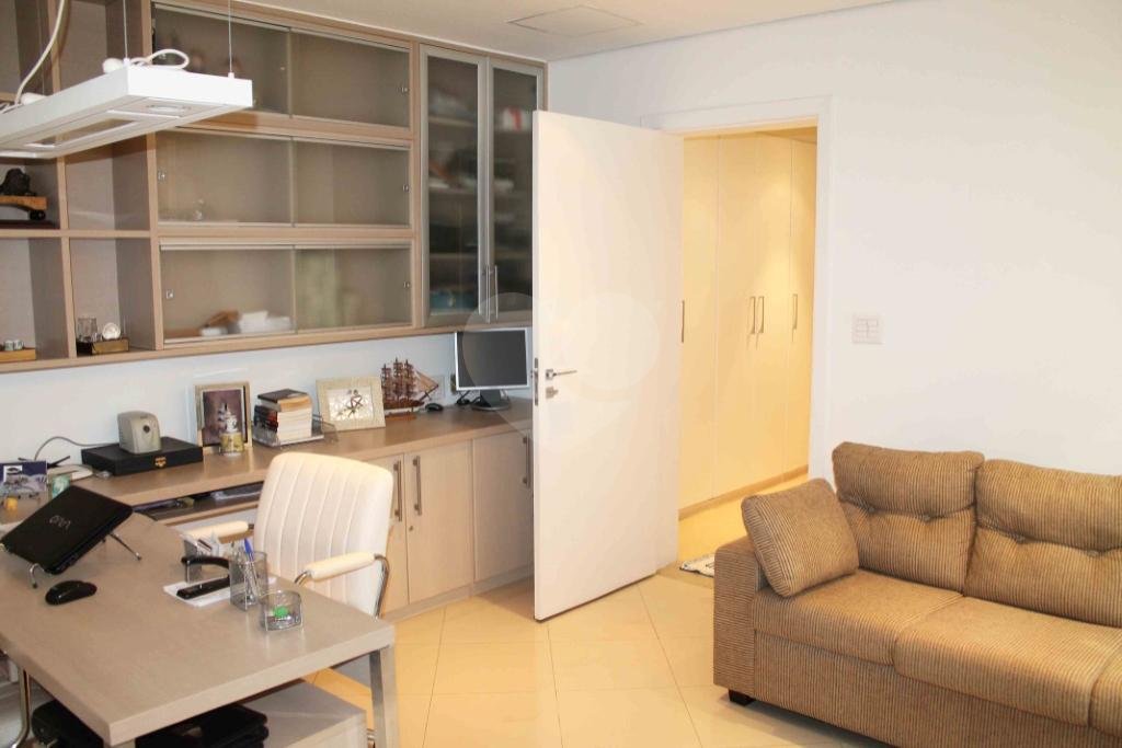 Casa Térrea à venda ou para alugar com 3 suítes em Brooklin Velho, São Paulo, SP