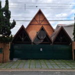 Sobrado à venda com 4 quartos, sendo 2 suítes,  em Jardim Leonor, São Paulo, SP