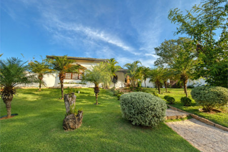 Casa à venda com 5 suítes no condomínio Parque Village Castelo, Itu - SP