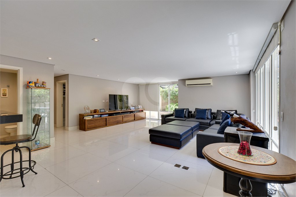 Duplex à venda ou para alugar com 4 suítes em Alto da Boa Vista, São Paulo, SP