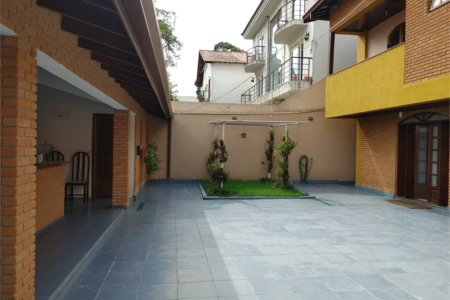 Casa à venda com 4 quartos, sendo 2 suítes, em Parque dos Príncipes, São Paulo, SP