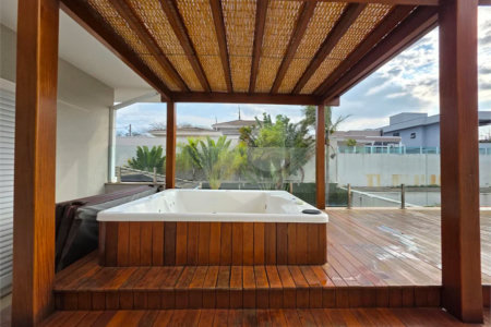 Casa à venda com 3 quartos, sendo 1 suíte,  no condomínio Santa Isabel I, Louveira - SP