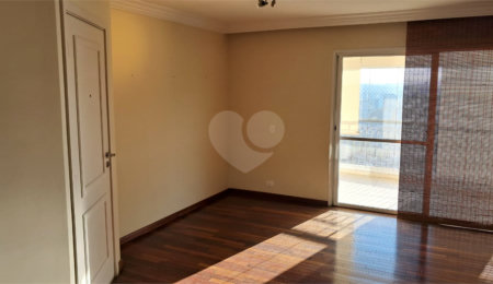Apartamento à venda com 4 quartos, sendo 2 suítes,  em Jardim Marajoara, São Paulo, SP