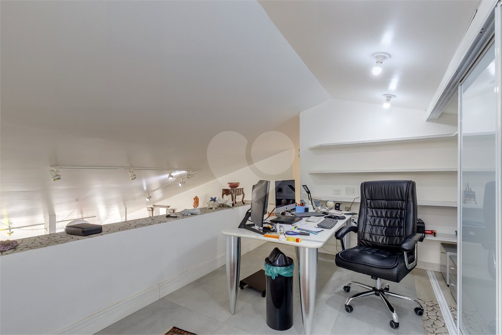 Casa à venda ou para alugar com 3 quartos, sendo 1 suíte,  no condomínio Chácara Flora, São Paulo - SP