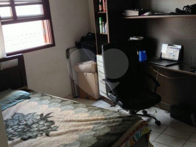 Sobrado à venda com 3 suítes em Parada Inglesa, São Paulo, SP