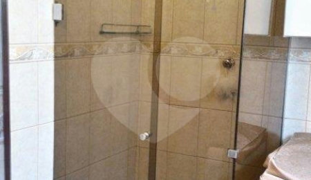 Sobrado à venda com 6 quartos em Santa Teresinha, São Paulo, SP