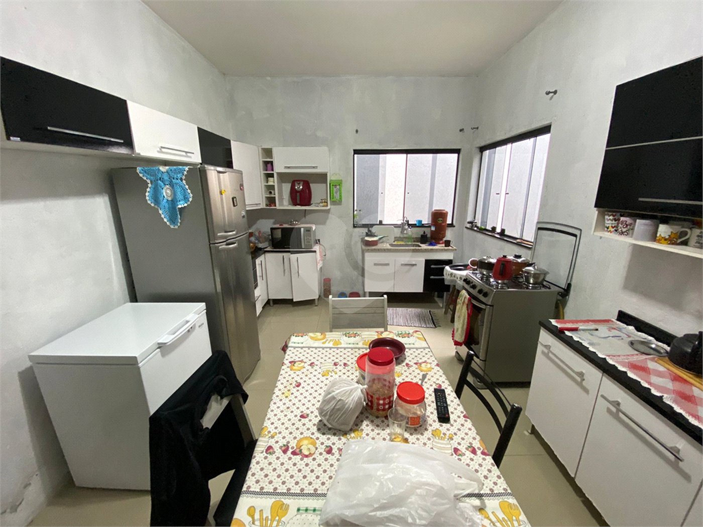 Sobrado à venda com 3 quartos, sendo 1 suíte, em Jardim Quaresmeira II, Suzano, SP