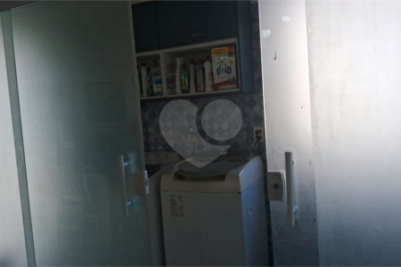 Casa à venda com 5 quartos, sendo 1 suíte, no condomínio Village da Serra, Araçoiaba da Serra - SP