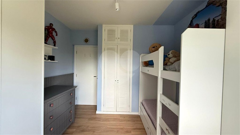 Apartamento à venda com 3 quartos, sendo 1 suíte, em Pitangueiras, Guarujá, SP