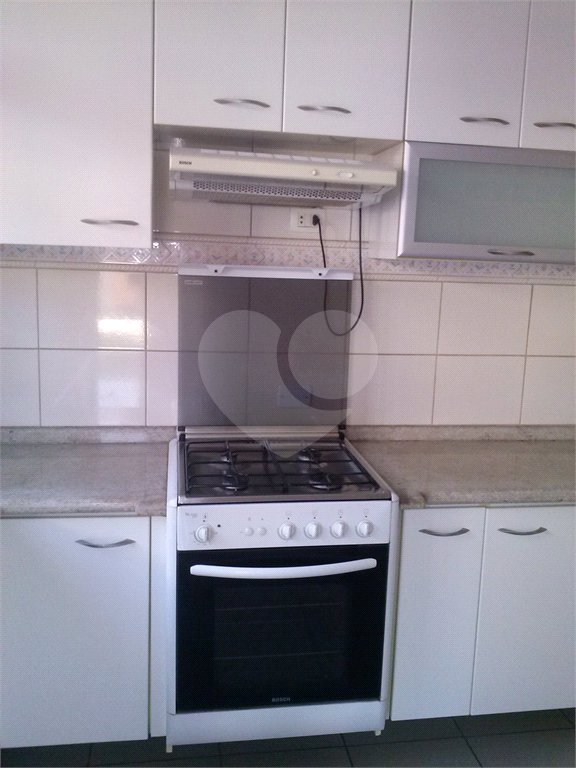Sobrado à venda com 3 quartos em Jardim Itacolomi, São Paulo, SP