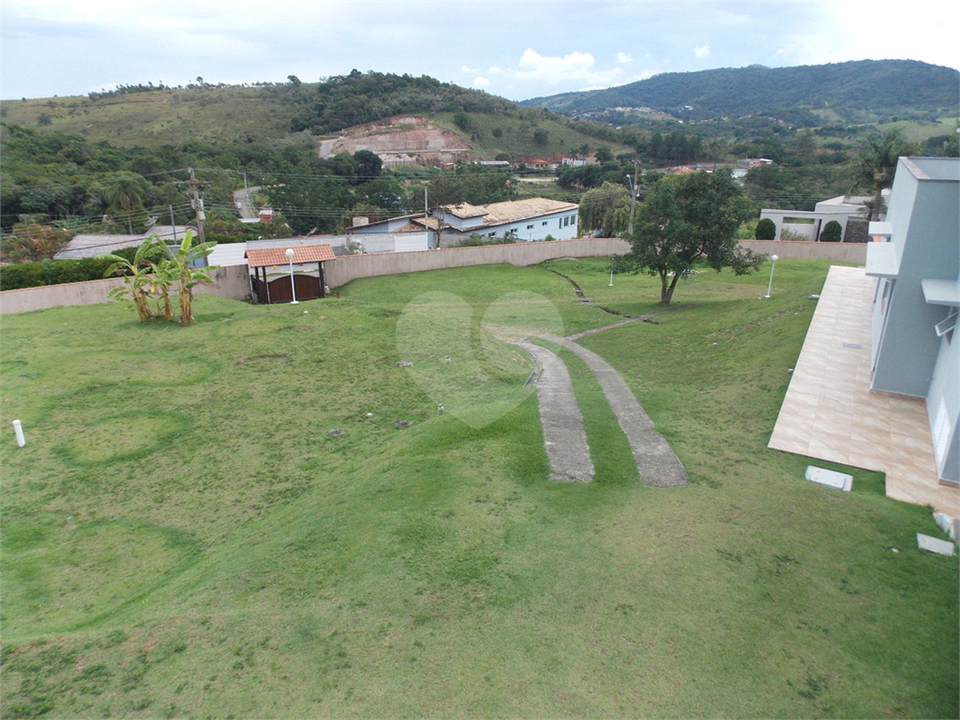 Casa à venda com 3 quartos, sendo 1 suíte, em Alpes D'ouro, Bom Jesus dos Perdões, SP
