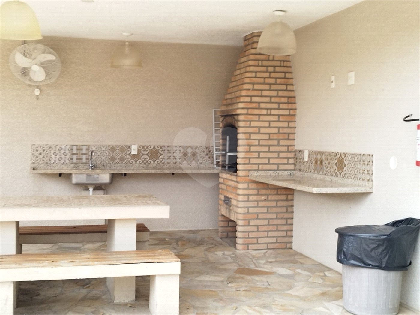 Apartamento à venda com 3 quartos, sendo 1 suíte, em Jardim Nova Era, Salto, SP