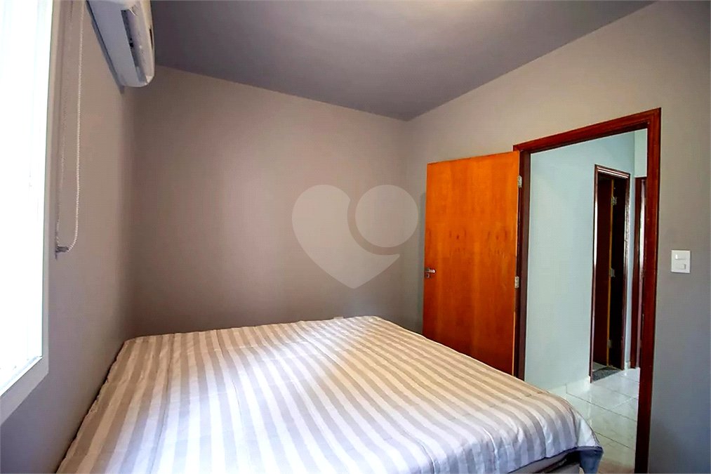 Casa à venda com 2 quartos no condomínio Karolyne, Votorantim - SP