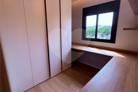 Apartamento à venda com 3 quartos, sendo 1 suíte,  em Jardim Oswaldo Cruz, São José dos Campos, SP