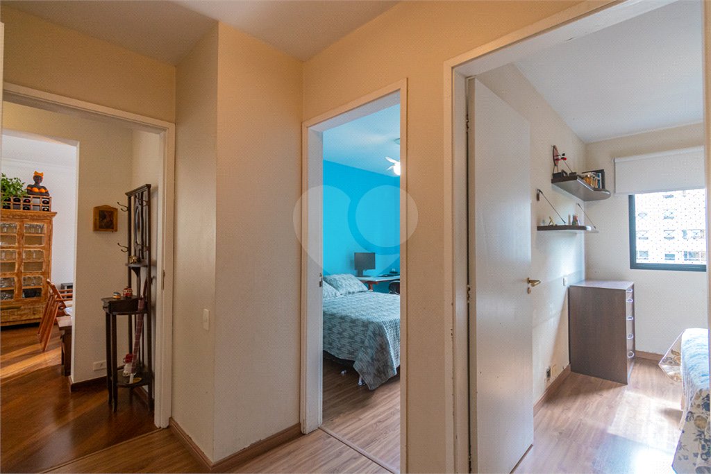 Apartamento à venda com 3 quartos, sendo 1 suíte, em Moema, São Paulo, SP