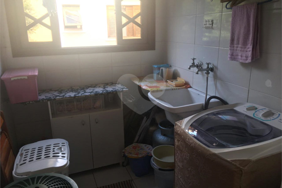 Casa à venda com 3 quartos, sendo 1 suíte, no condomínio Morada de Itapuã, São Paulo - SP