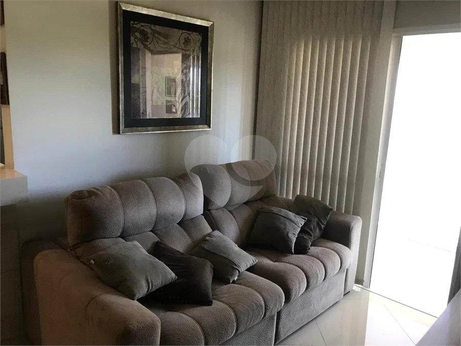 APARTAMENTO MOBILIADO EM FRENTE AO SHOPPING 02 DORMITÒRIOS