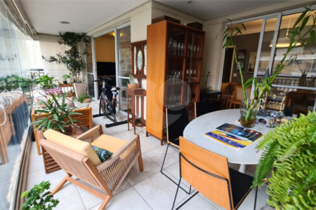 Apartamento à venda com 4 quartos, sendo 3 suítes, em Cidade Monções, São Paulo, SP