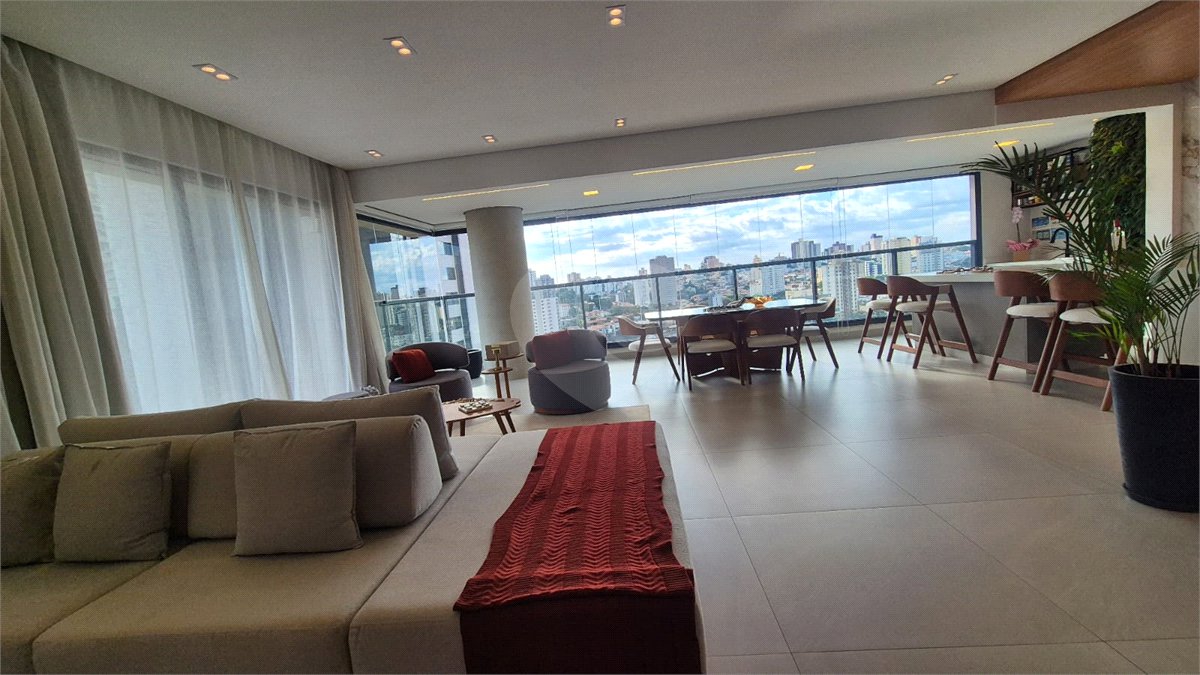 Apartamento à venda com 3 suítes em Jardim Faculdade, Sorocaba, SP