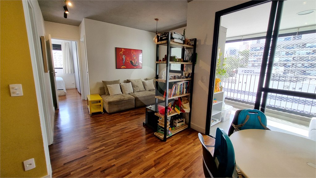 Apartamento à venda com 2 quartos, sendo 1 suíte, em Pinheiros, São Paulo, SP