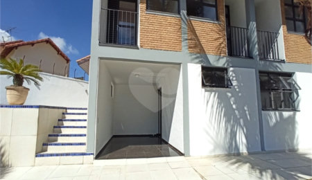 Sobrado para alugar com 3 quartos, sendo 1 suíte,  em Vila Oliveira, Mogi das Cruzes, SP