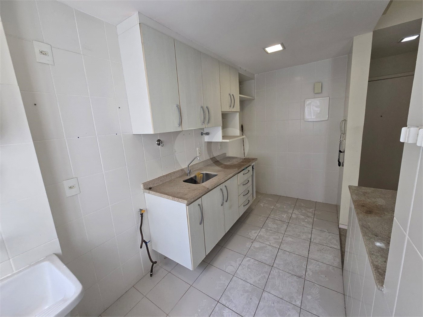 Apartamento para alugar com 2 quartos, sendo 1 suíte, em Parque Riviera, Cabo Frio, RJ