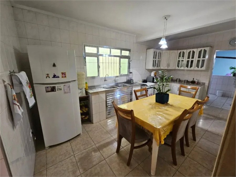 Casa Térrea à venda com 3 quartos no Centro, Poá, SP