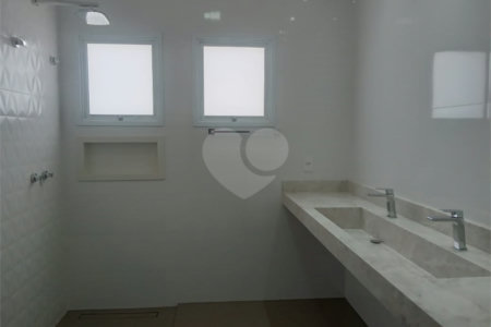 Casa à venda com 4 quartos, sendo 3 suítes,  no condomínio Residencial Montreal, São Carlos - SP