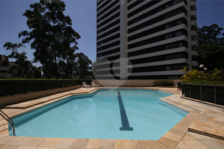 Apartamento à venda com 3 suítes em Vila Suzana, São Paulo, SP