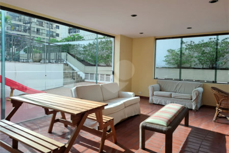 Apartamento à venda com 3 suítes em Campo Belo, São Paulo, SP