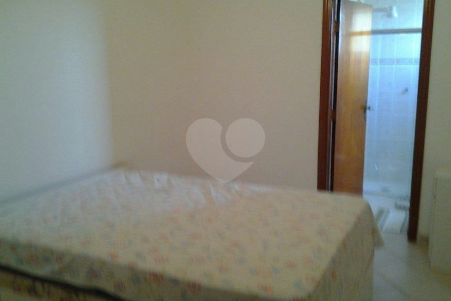 Apartamento à venda com 3 quartos, sendo 2 suítes, em Vila Tupi, Praia Grande, SP