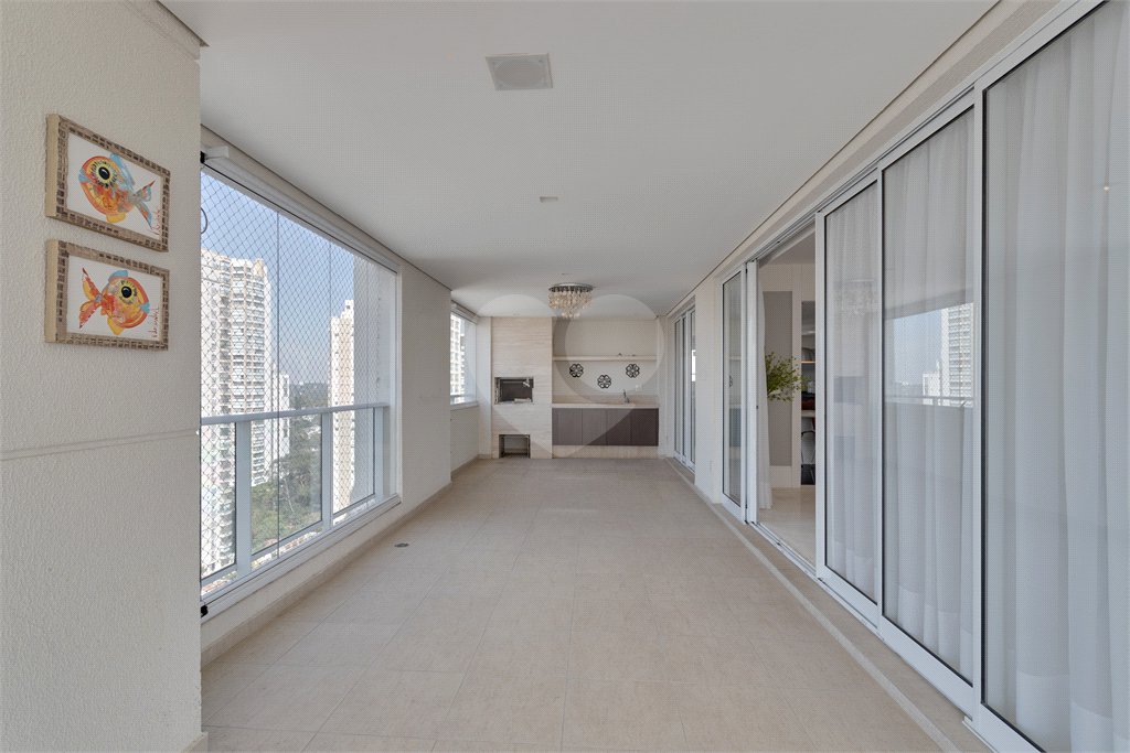 Apartamento à venda com 4 suítes em Campo Belo, São Paulo, SP