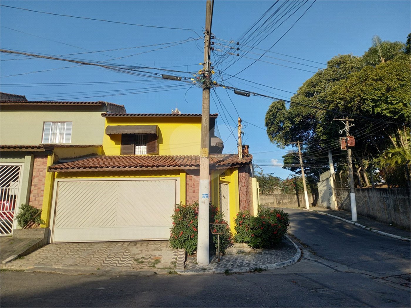 Sobrado à venda com 3 quartos, sendo 1 suíte,  em Tremembé, São Paulo, SP
