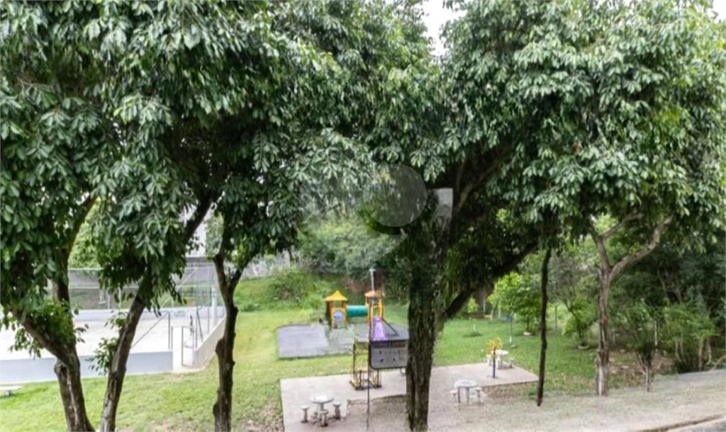 Casa à venda com 5 quartos em Sítio Caraguata, São Paulo, SP