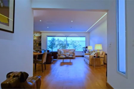 Casa à venda com 4 quartos, sendo 1 suíte, em Jardim Europa, São Paulo, SP