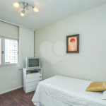 Apartamento à venda com 3 quartos, sendo 1 suíte,  em Moema, São Paulo, SP