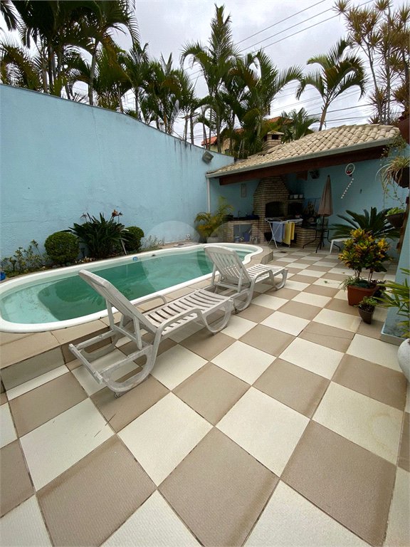 Casa à venda com 3 quartos, sendo 2 suítes,  em Vila Nova Socorro, Mogi das Cruzes, SP