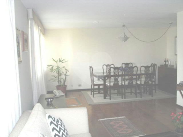 Apartamento à venda com 4 quartos, sendo 1 suíte,  em Campo Belo, São Paulo, SP