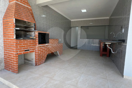 Sobrado à venda com 3 quartos, sendo 1 suíte, em Conjunto Habitacional Brás Cubas, Mogi das Cruzes, SP