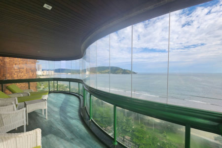 Apartamento Alto Padrão Frente Mar com 4 Dormitórios, 3 Suítes e 3 Vagas na Orla de Santos