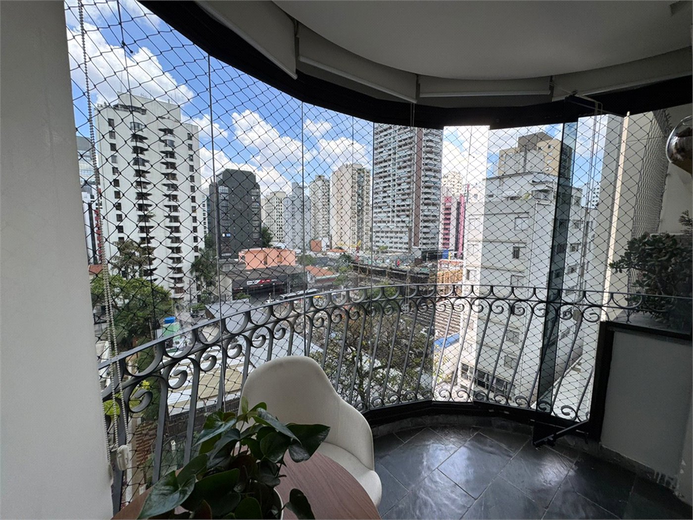 Apartamento à venda com 3 suítes em Indianópolis, São Paulo, SP