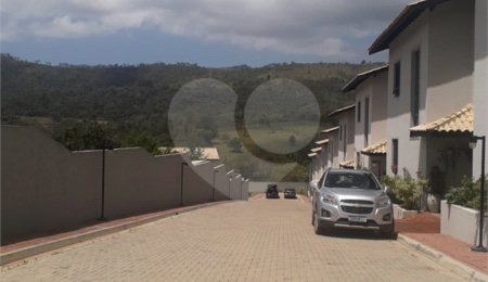 Casa à venda com 3 suítes no condomínio Residencial Marchant Buarque, Atibaia - SP