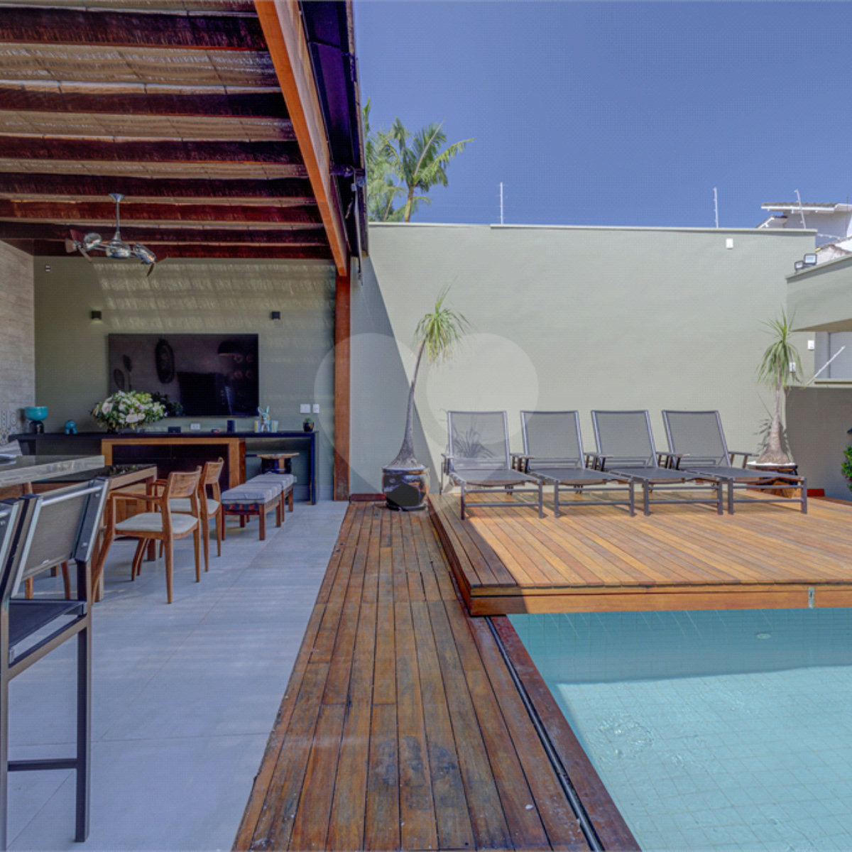 Casa à venda ou para alugar com 5 suítes em Alto da Boa Vista, São Paulo, SP
