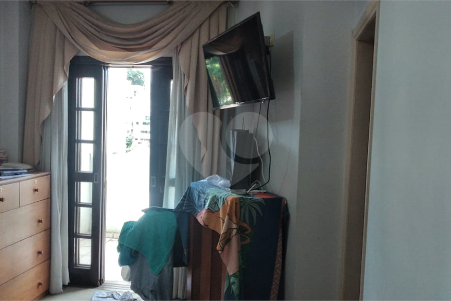 Sobrado à venda com 4 quartos, sendo 2 suítes, em Horto, São Paulo, SP