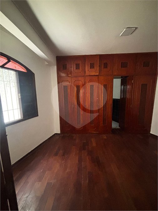 Casa com 70m², 3 dormitórios, sendo 1 suíte, 4 vagas, à venda no bairro do Ipiranga.