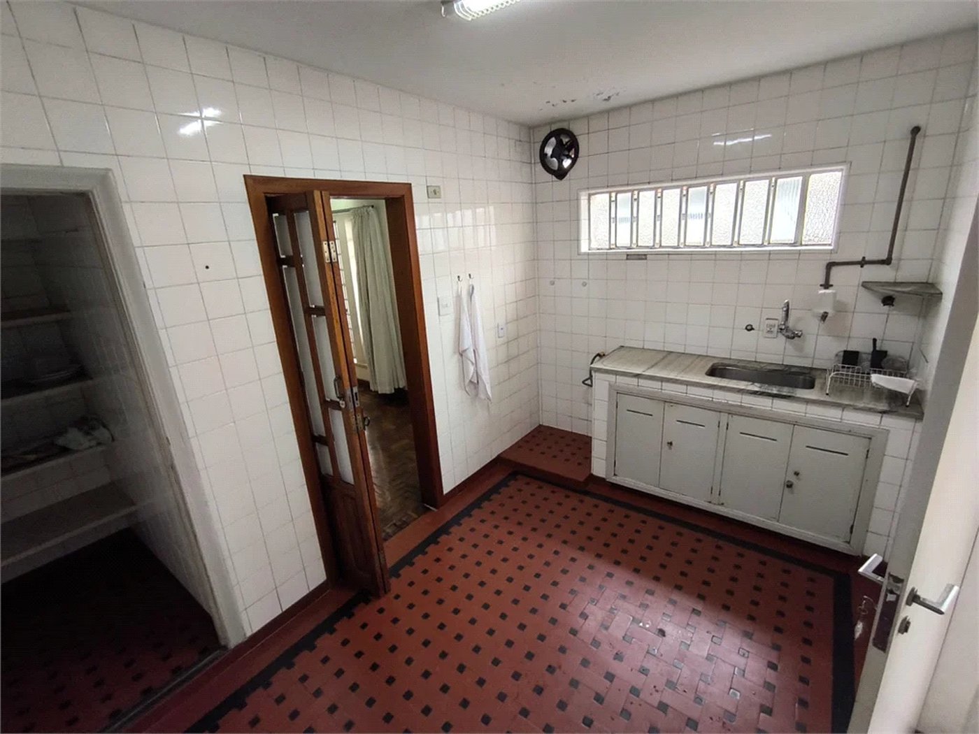 Sobrado à venda com 5 quartos, sendo 1 suíte, em Jardim Trussardi, São Paulo, SP